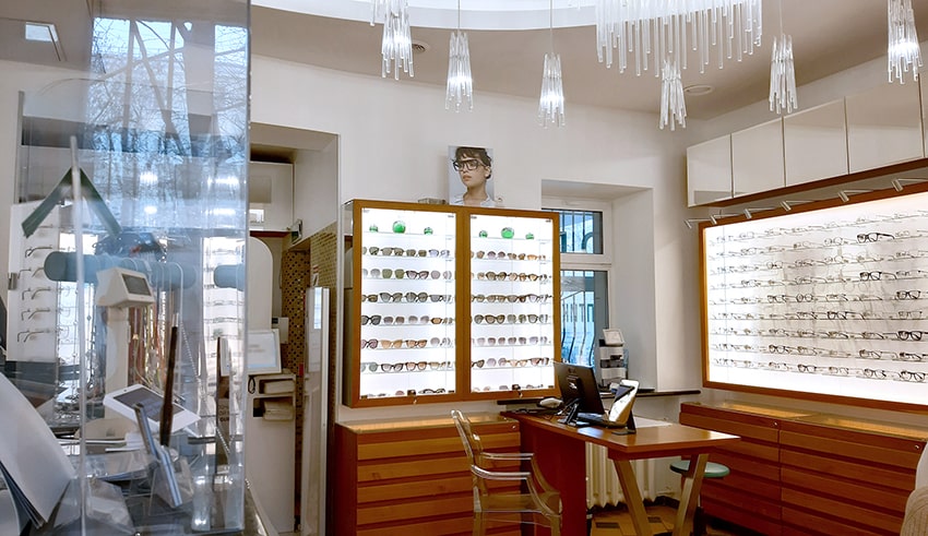 В нашей оптике представлен широчайший выбор оправ от самых простых классических до мировых модных брендов для самых требовательных заказчиков. В нашей оптике представлен широчайший выбор оправ от самых простых классических до мировых модных брендов для самых требовательных заказчиков.
